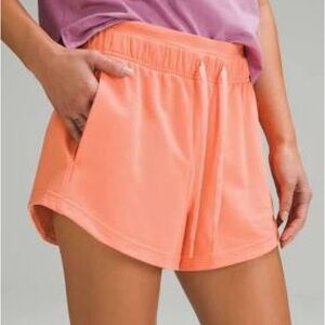 Lululemon Inner Glow High-Rise Short 3"
Sunny Coral